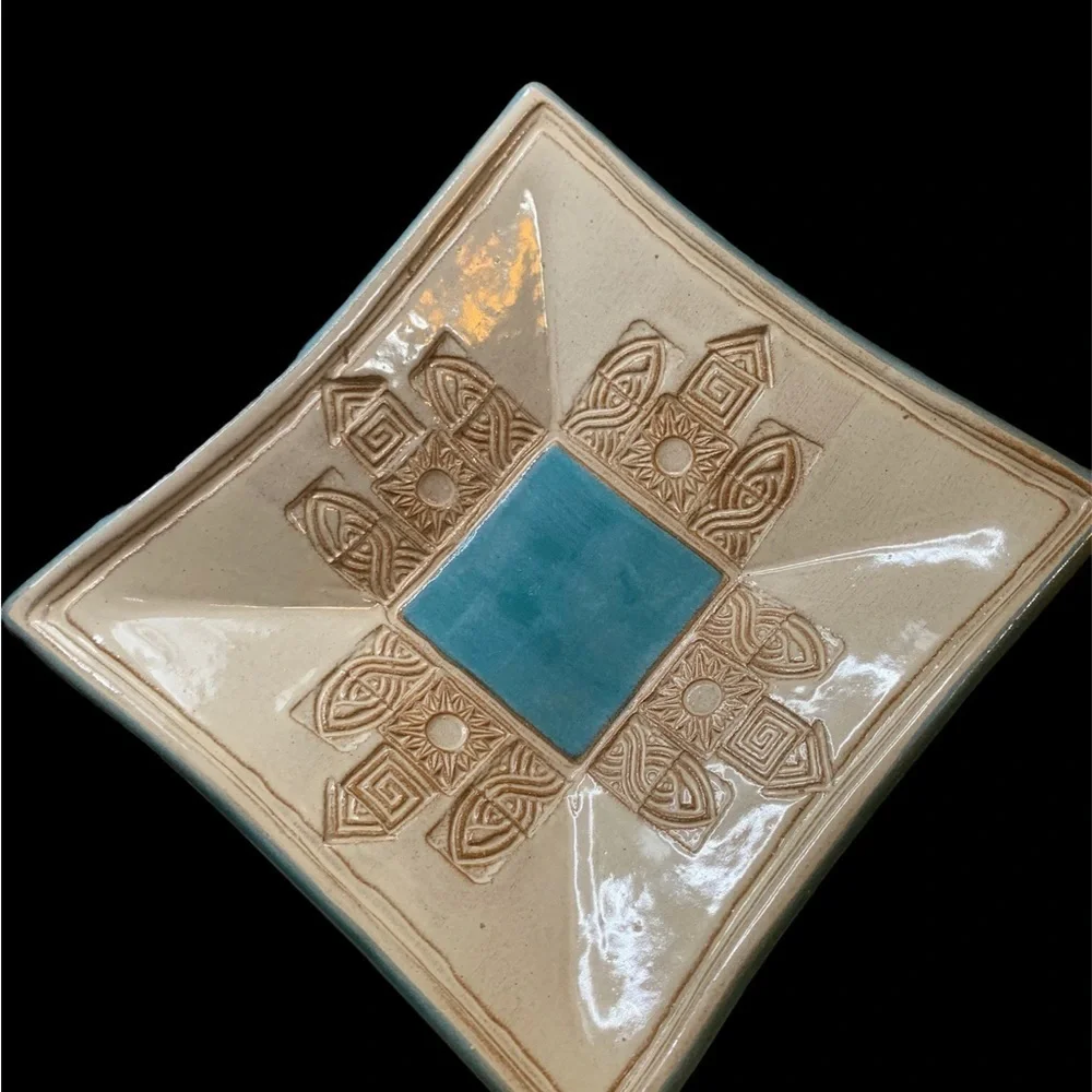 Console Dish MCM hand crafted‎ Ceramic Turquoise w/Aztec design-has hook …